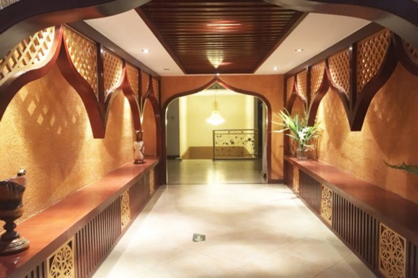 探索成都慢生活：茶香四溢，牌声悦耳养生记(不错过成都的茶香)